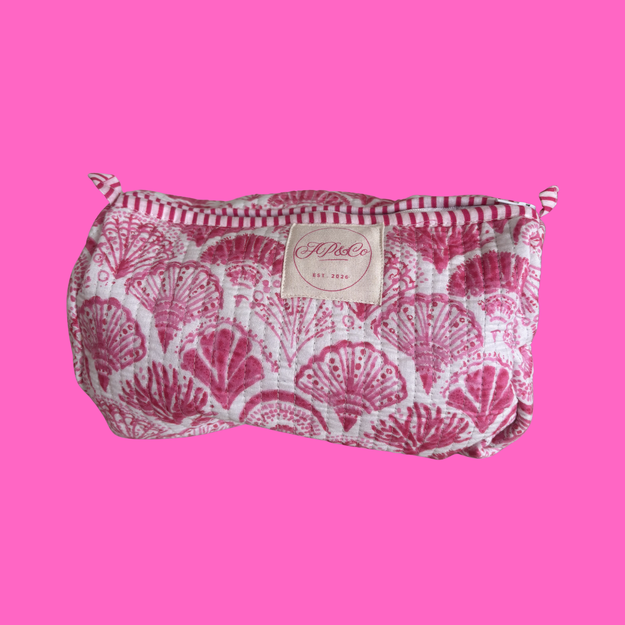 Pink Shell Wash Bag Set (Set of 3)