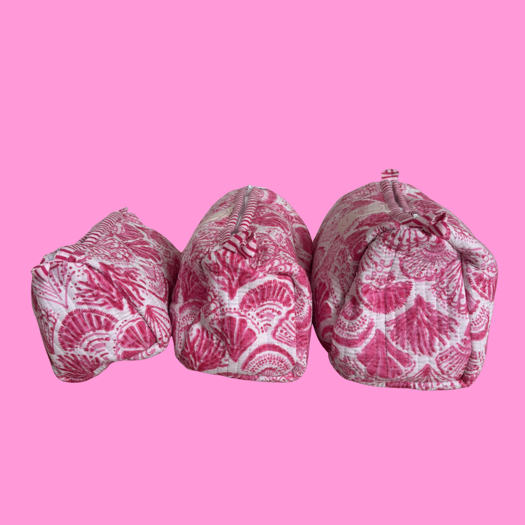 Pink Shell Wash Bag Set (Set of 3)